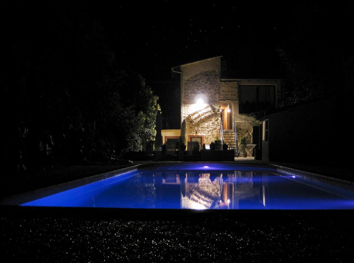 Allotjaments Rurals Can Pere Petit Santa Pau Exterior photo